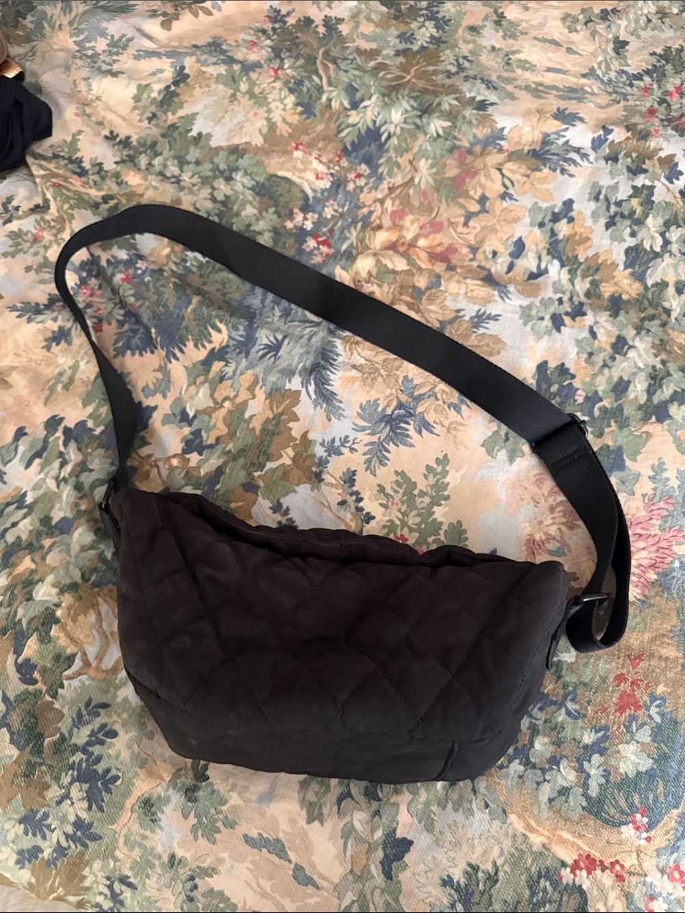 Quilted Crossbody Shoulder Bag - Black